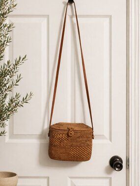 Street Level Woven Rattan Crossbody Bag Boho Natural Straw Leather Strap